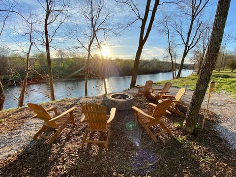 The Patsy at High Bank - Elk River Front Cabin
