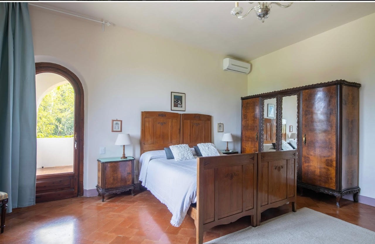 Villa  Tuscany lined with majestic cypress trees - Montespertoli