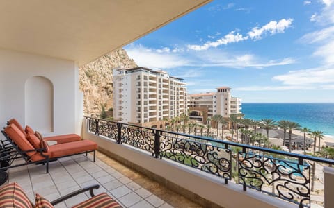 Luxurious Oceanside Deluxe Master Suite at Grand S
