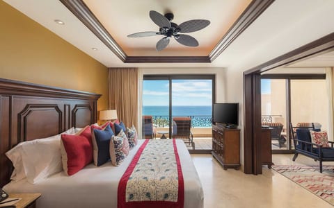 Luxurious Oceanside Deluxe Master Suite at Grand S