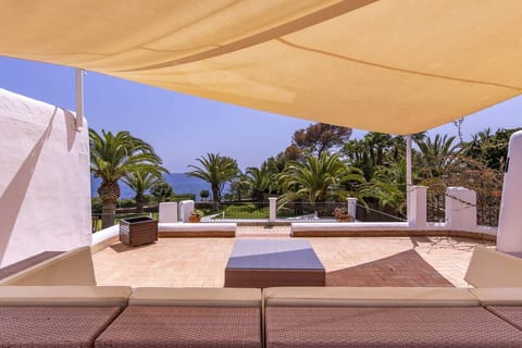 Casa Cigala - Stunning Seafront Villa 16 sleeps