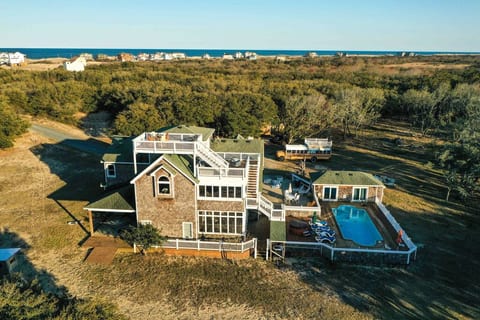 Private,10 acre, estate-sound view, close to beach