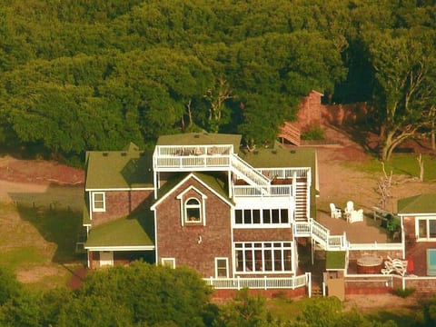 Private,10 acre, estate-sound view, close to beach