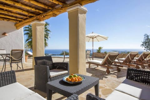 Panoramic Sea view Villa with infinity edge pool