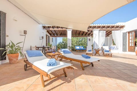 Ibiza Villa with pool - 5 min by car to Ibiza town