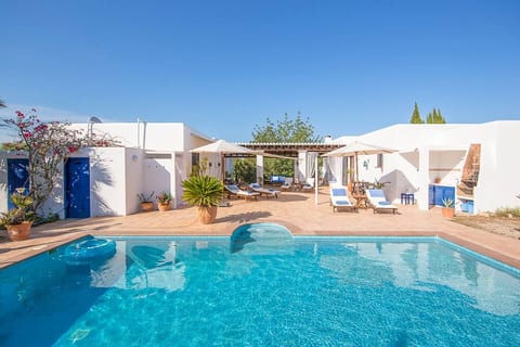 Ibiza Villa with pool - 5 min by car to Ibiza town