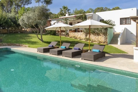 Hip & Chic Santa Gertrudis Villa 10P - 5min