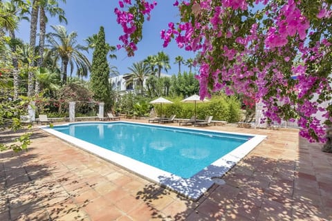 Bohemian Style Finca with tennis and 12 sleep