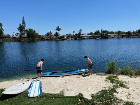 Beach Lake Paradise - Super Location!