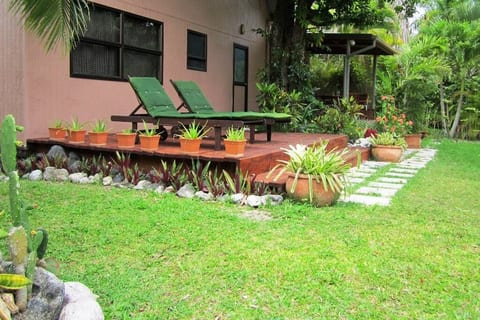 THE TREE HOUSE 1 BEDROOM FLAT