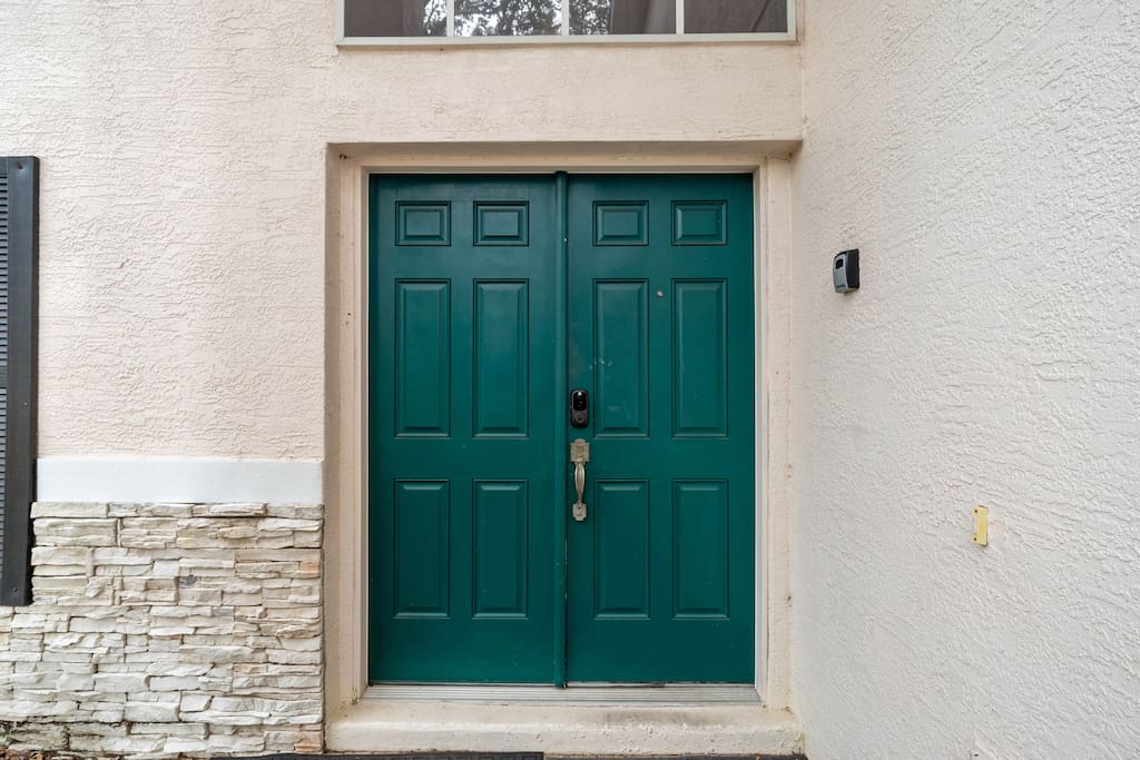 Front door entrance - Luxury Retreat: Davenport 5bd | Games | Pool Bliss - Davenport