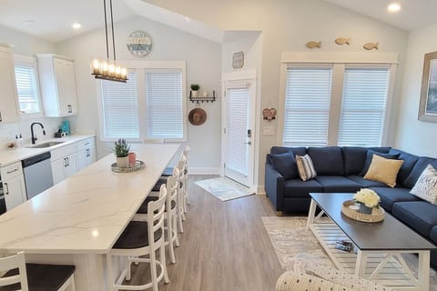 LA Bella Beach House (2 BR)