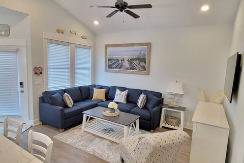 LA Bella Beach House (2 BR)