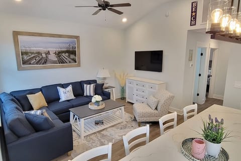 LA Bella Beach House (2 BR)