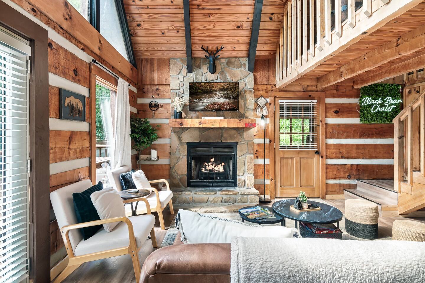 Recently updated/renovated modern cabin