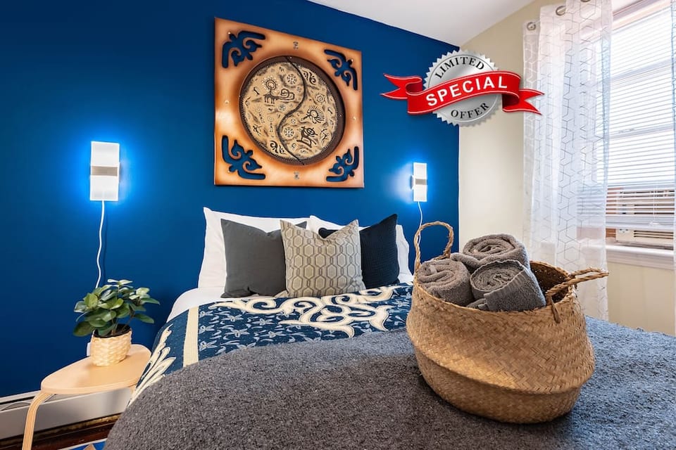"Kök-bölme" room: Queen bed