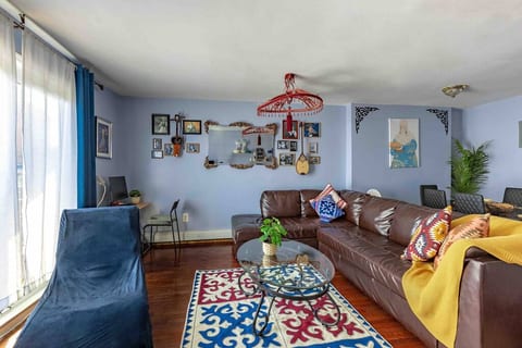 “Otbasy” living room