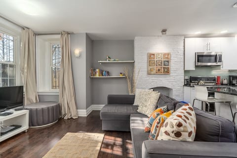 Exposed Brick Ground Floor Apartment (No Stairs)