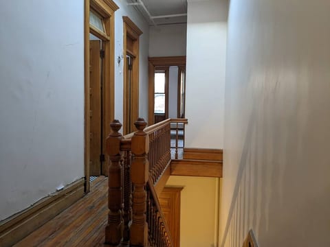 Deal! Cool unit in brownstone