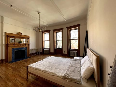 Deal! Cool unit in brownstone