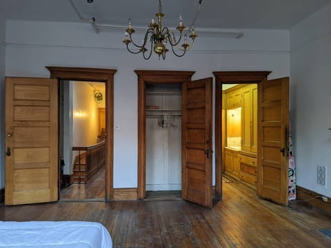 Deal! Cool unit in brownstone