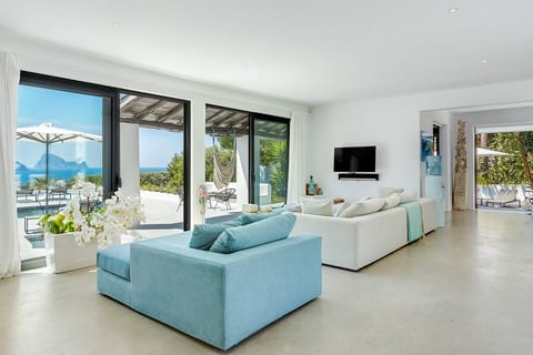 Can Sarmiento luxury villa located near beaches
