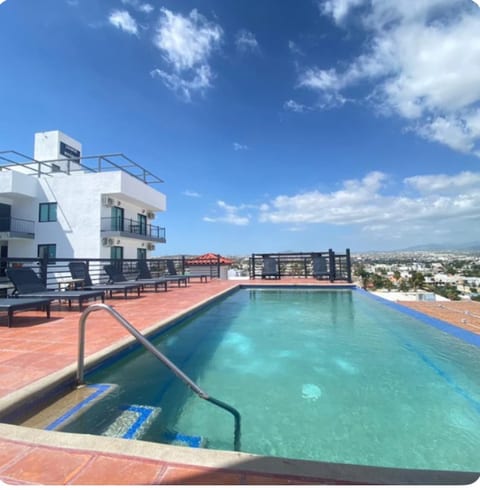 2 BR in Cabo. Minutes from DT, marina and beach. 