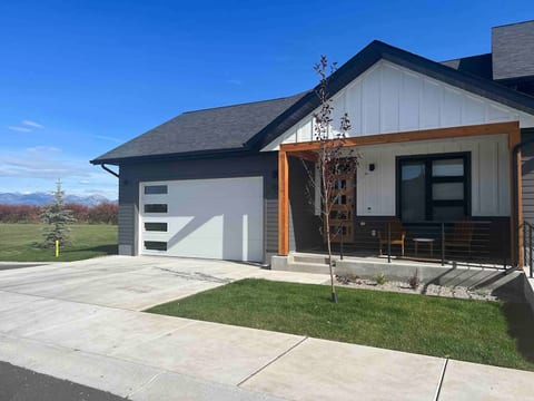 Spacious New Bozeman Townhome - Centrally Located
