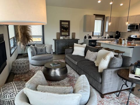 Spacious New Bozeman Townhome - Centrally Located