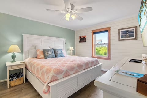 Amazing! Summer Shanty -ocean view, pool, hot tub, steps to beach, quiet street