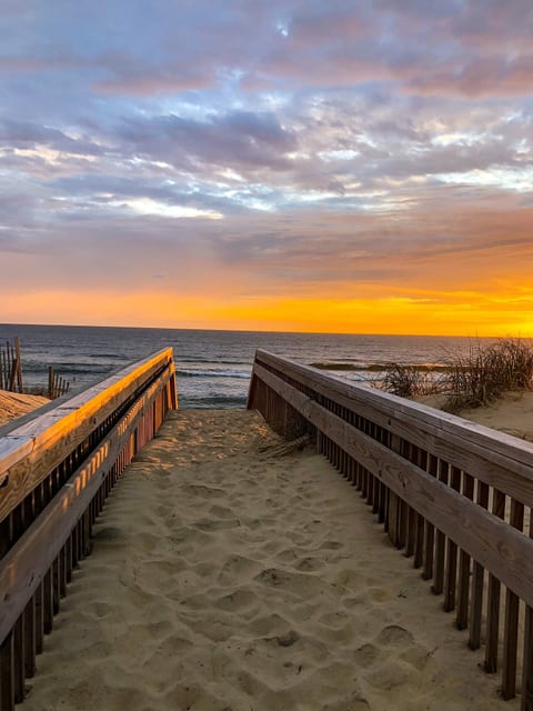 Amazing! Summer Shanty -ocean view, pool, hot tub, steps to beach, quiet street