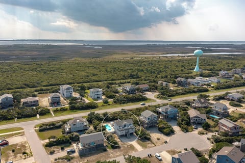 Amazing! Summer Shanty -ocean view, pool, hot tub, steps to beach, quiet street