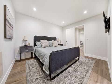 Absolutely Gorgeous Renovated Home 5mi to Disney