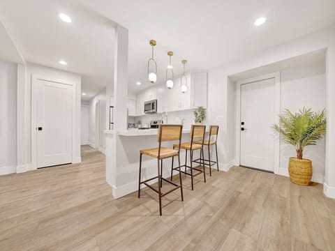 Stunning & Newly Remodeled Close to Disney