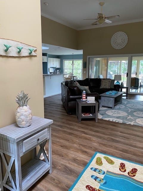 Foyer/entry way