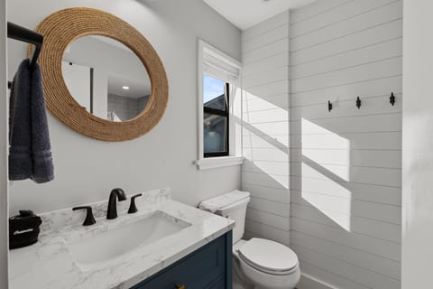 3rd full bathroom with washer and dryer