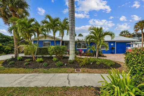 Gorgeous Beach Home with heated pool  