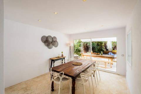 Boutique hotel style villa in gated community