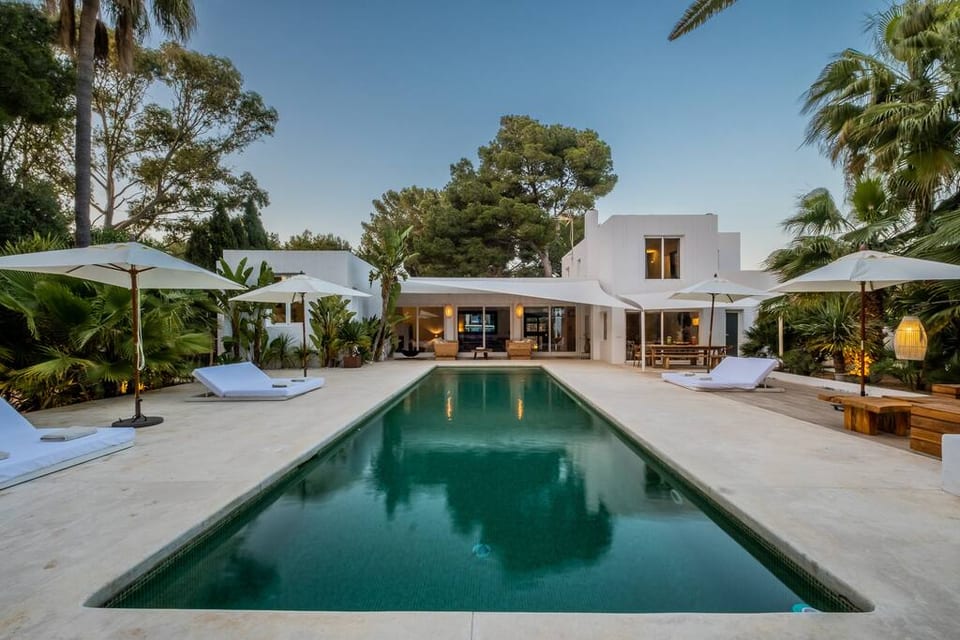 Boutique hotel style villa in gated community - Santa Eulària des Riu