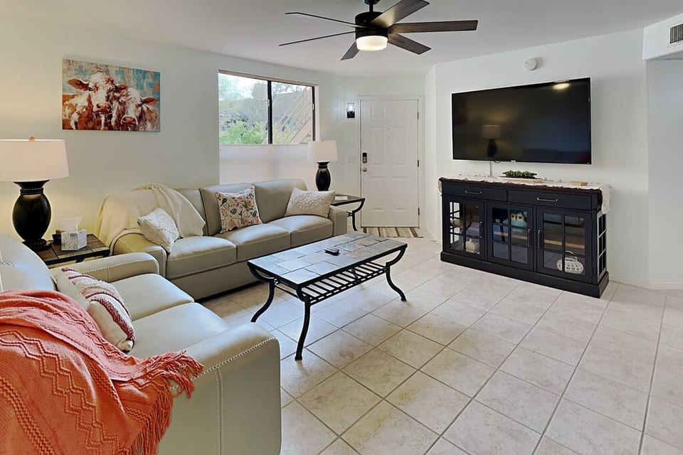 Living room with 65" Smart TV