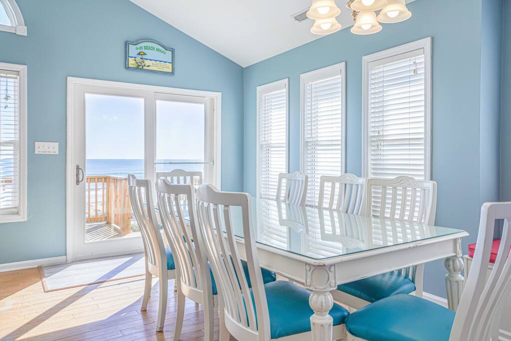 Gorgeous 7BR Oceanfront home - steps to the beach! - Emerald Isle