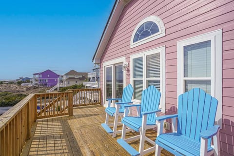 Gorgeous 7BR Oceanfront home - steps to the beach!