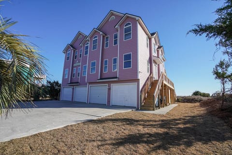 Gorgeous 7BR Oceanfront home - steps to the beach!