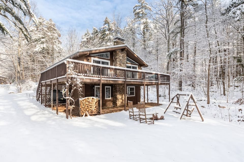 New - Hickory Hideaway Chalet - Gilford, NH - Gilford