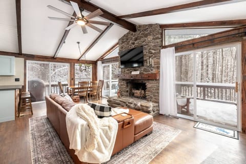 New - Hickory Hideaway Chalet - Gilford, NH
