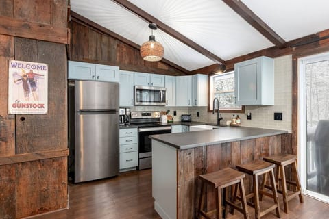 New - Hickory Hideaway Chalet - Gilford, NH
