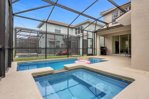 Perfect Disney Getaway! Sleeps 11 Private Pool/Spa