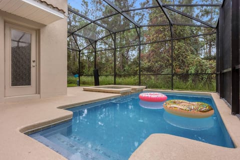 Perfect Disney Getaway! Sleeps 11 Private Pool/Spa
