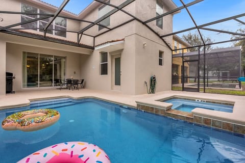 Perfect Disney Getaway! Sleeps 11 Private Pool/Spa