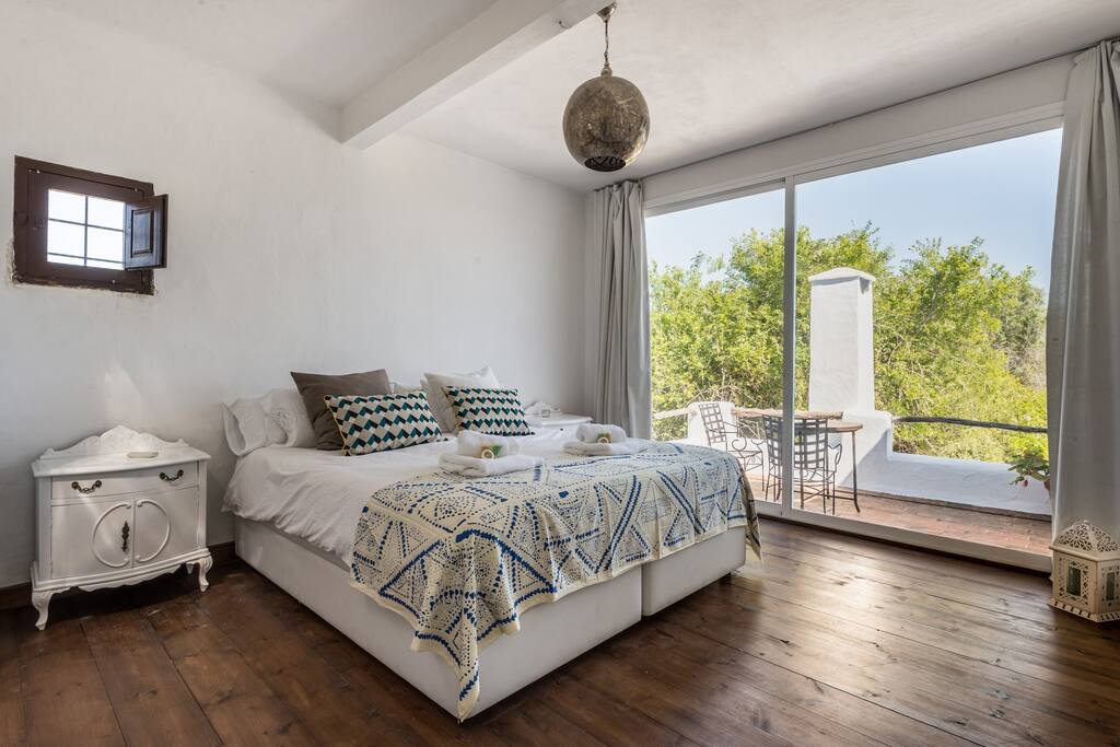 Main bedroom with airconditioning